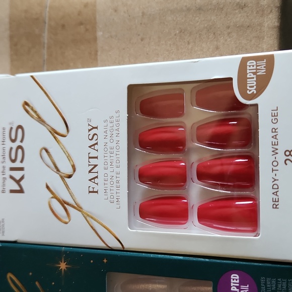KISW Brand New, Unopened Press on nails - Picture 5 of 5